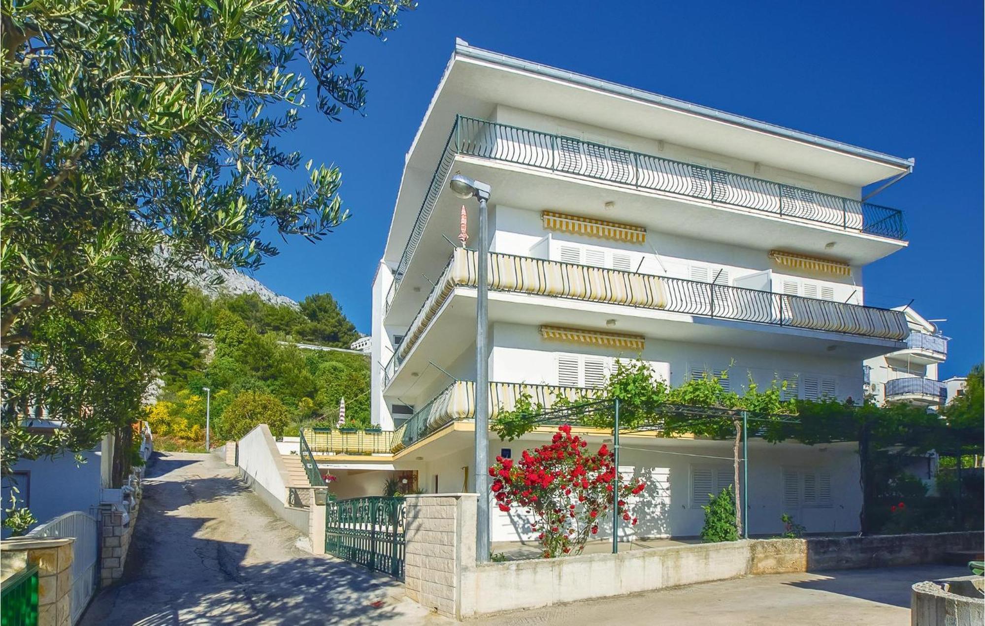 Beautiful Apartment In Omis With Wifi Exterior foto