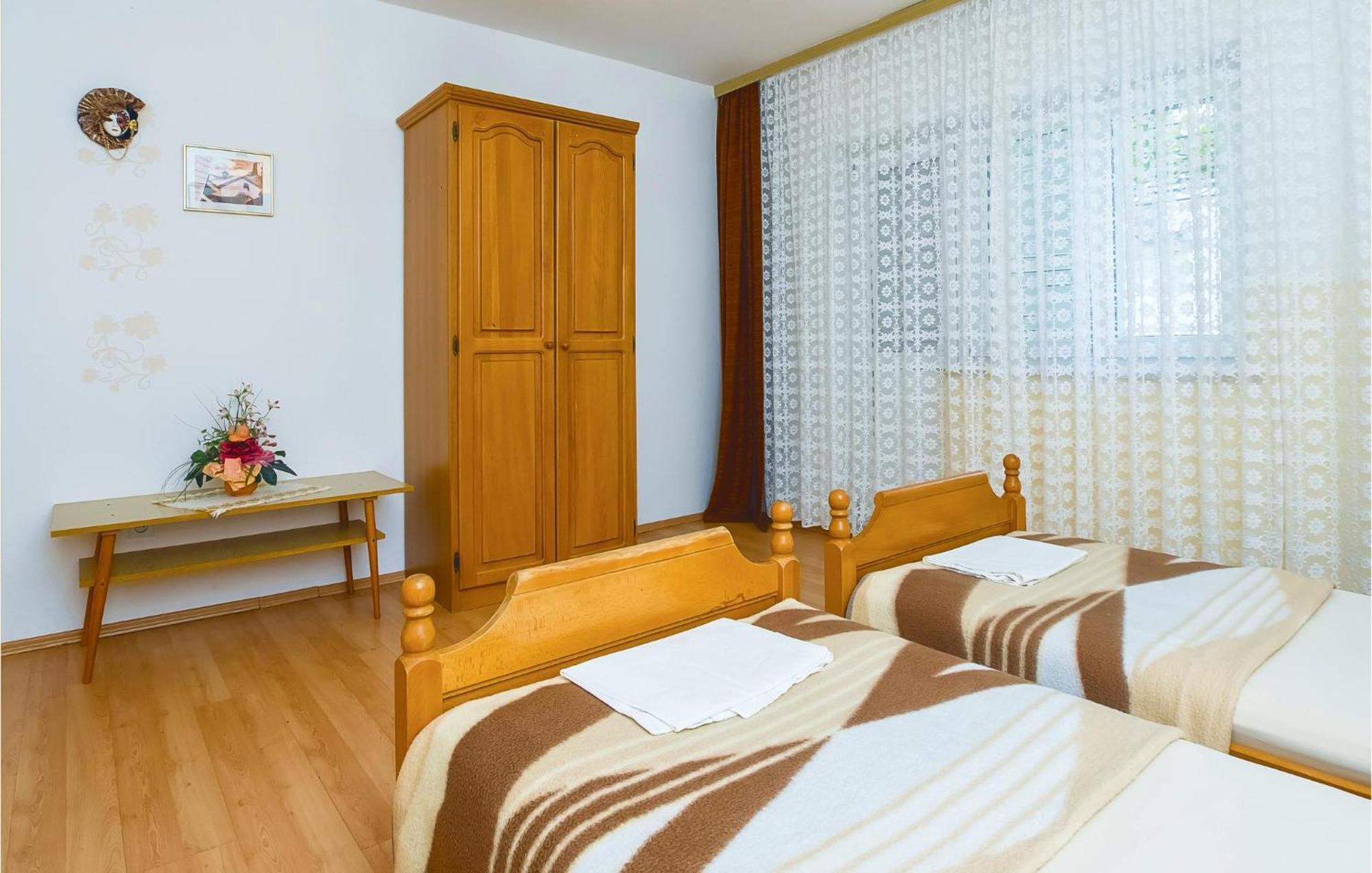 Beautiful Apartment In Omis With Wifi Exterior foto