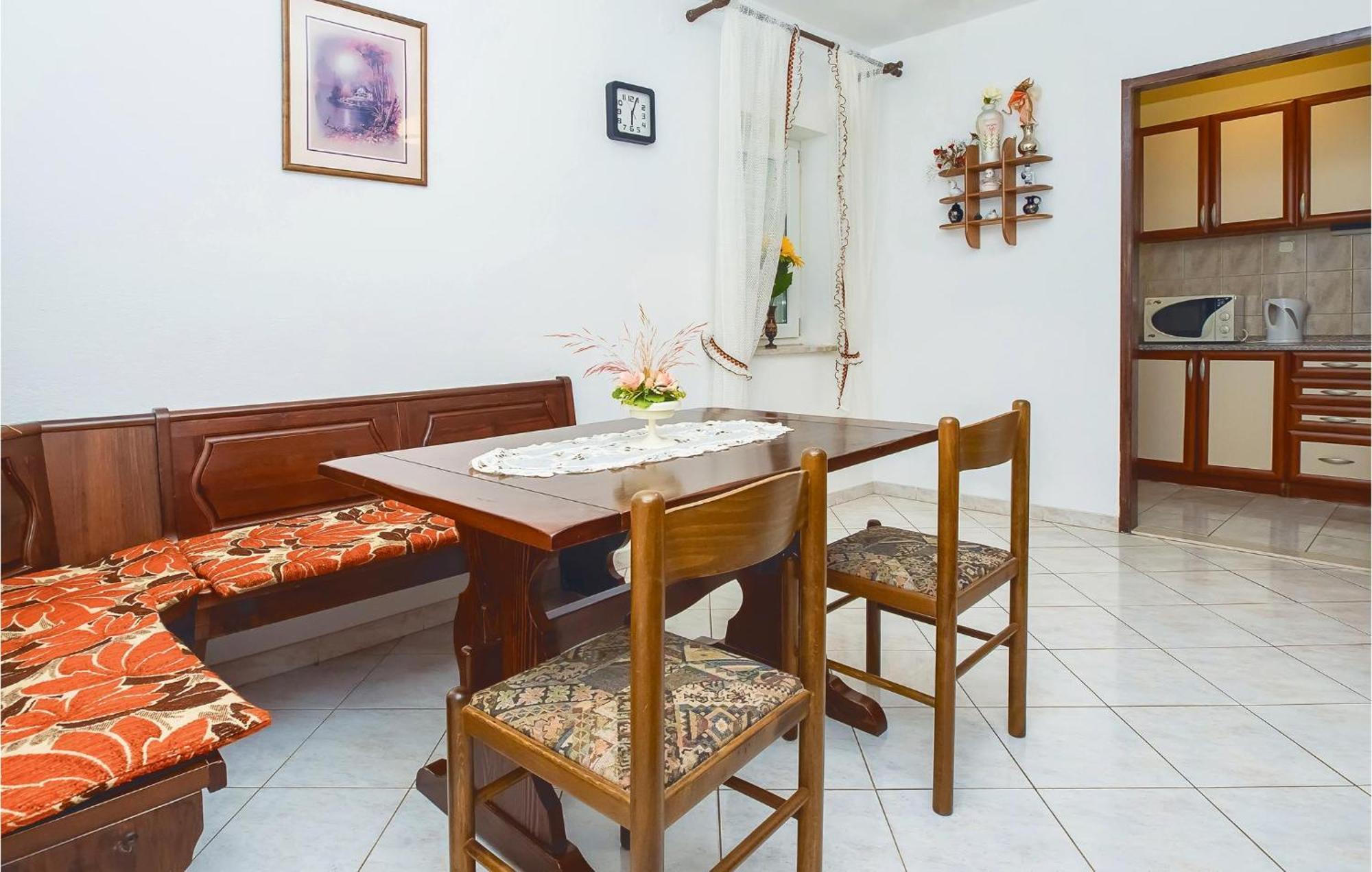 Beautiful Apartment In Omis With Wifi Exterior foto