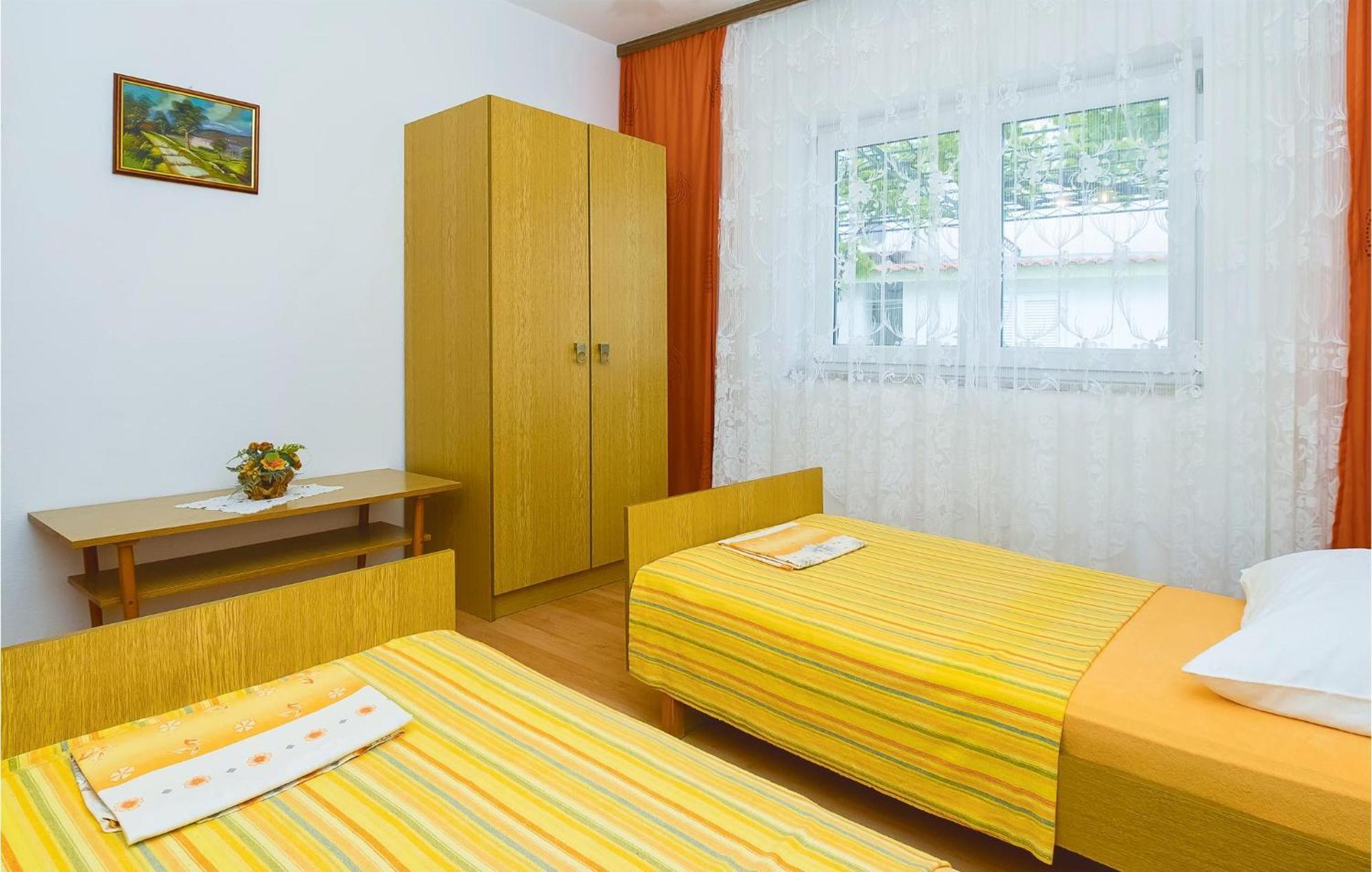 Beautiful Apartment In Omis With Wifi Exterior foto
