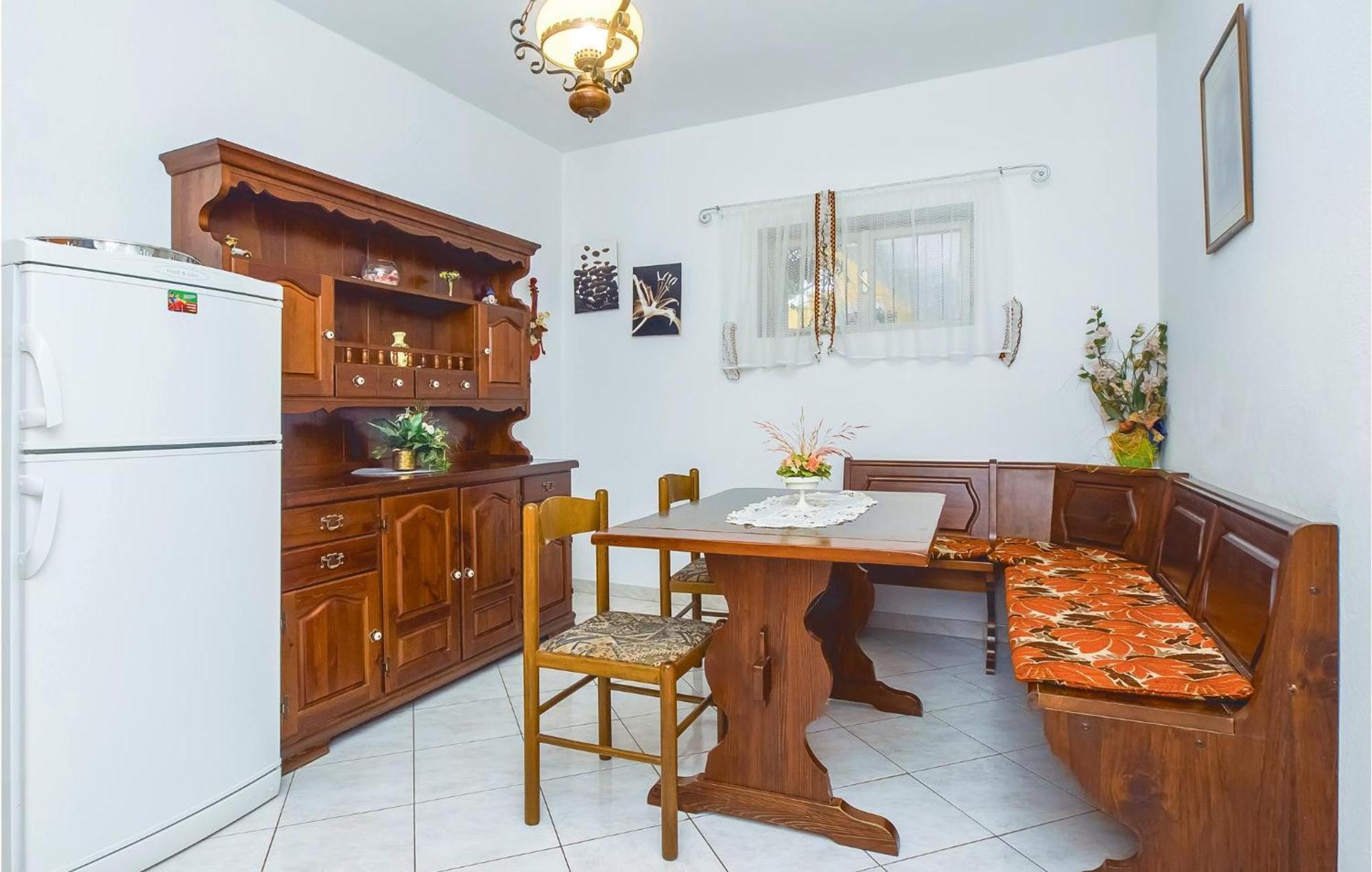 Beautiful Apartment In Omis With Wifi Exterior foto
