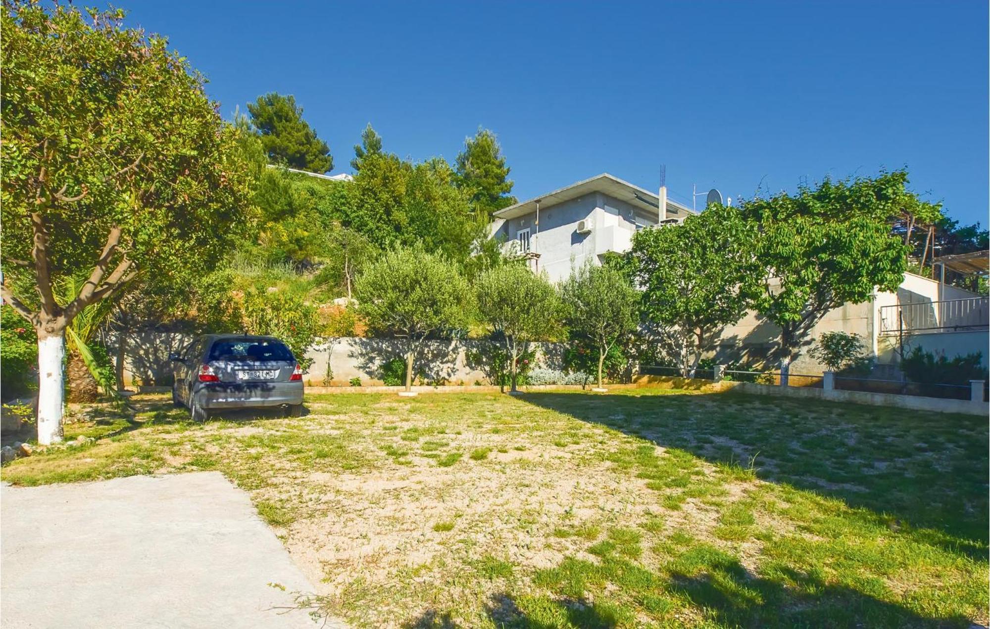 Beautiful Apartment In Omis With Wifi Exterior foto