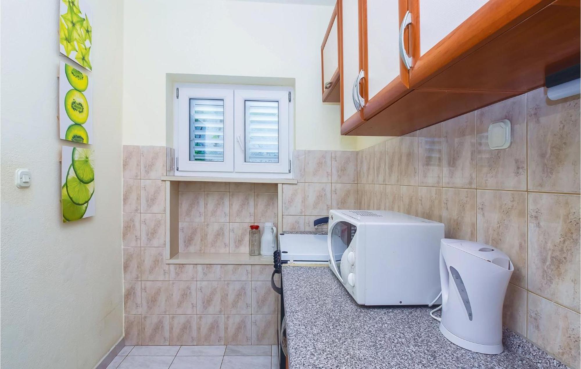 Beautiful Apartment In Omis With Wifi Exterior foto
