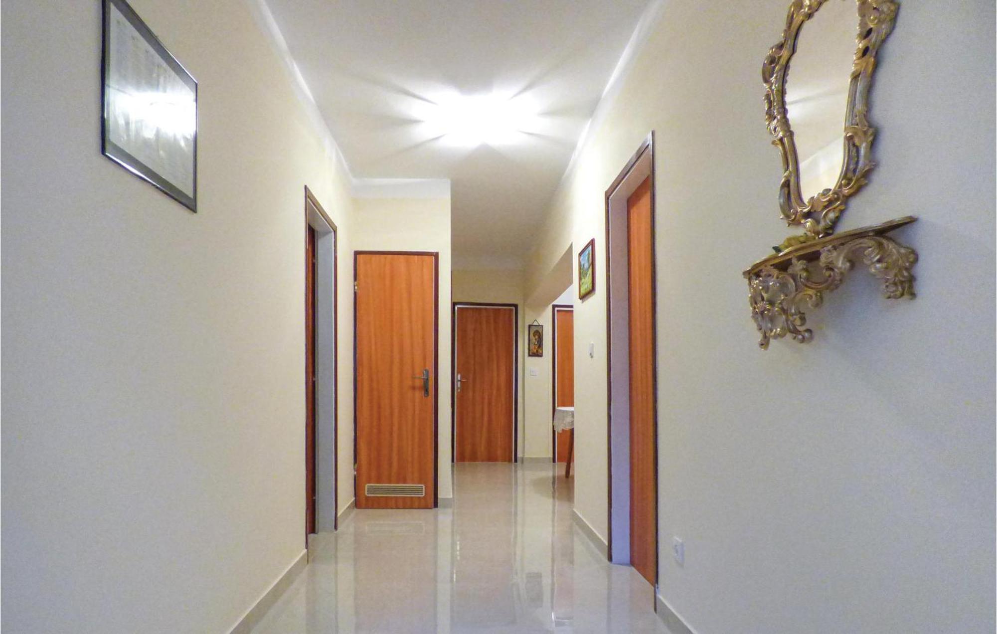 Beautiful Apartment In Omis With Wifi Exterior foto